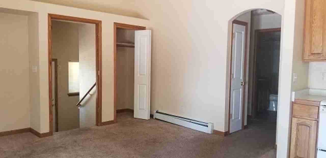 630 S Washington Ave - Photo 4 of 8