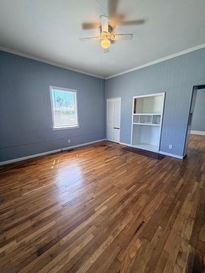 312 Sirrine St - Photo 3 of 13