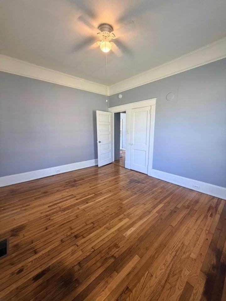 312 Sirrine St - Photo 6 of 13