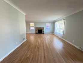 1400 Rossman Ave Se - Photo 1 of 1