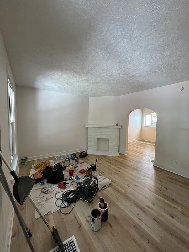 932 Mckinley Ter - Photo 2 of 27