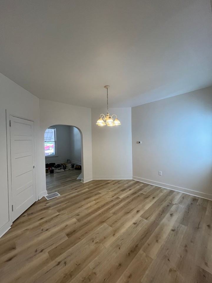 932 Mckinley Ter - Photo 5 of 27