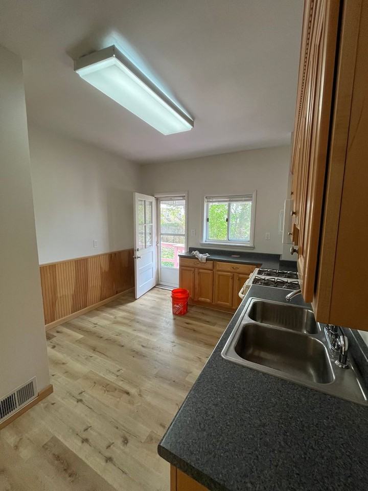 932 Mckinley Ter - Photo 7 of 27