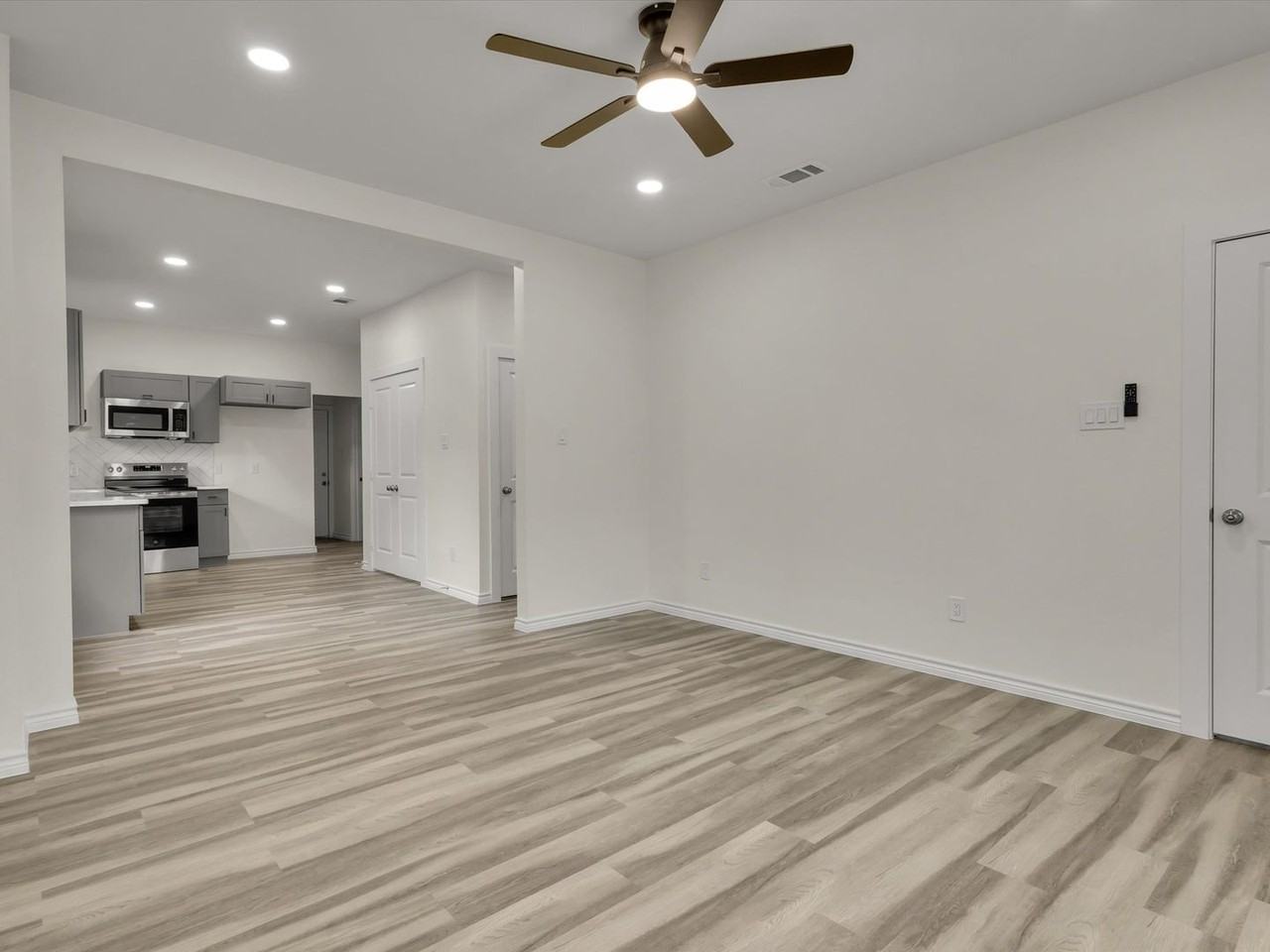 3526 Elsie Faye Heggins St - Photo 3 of 19