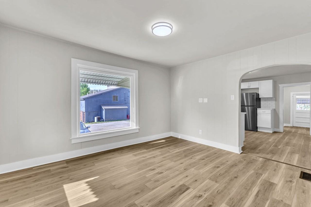 1214 S 24th St - Photo 5 of 27