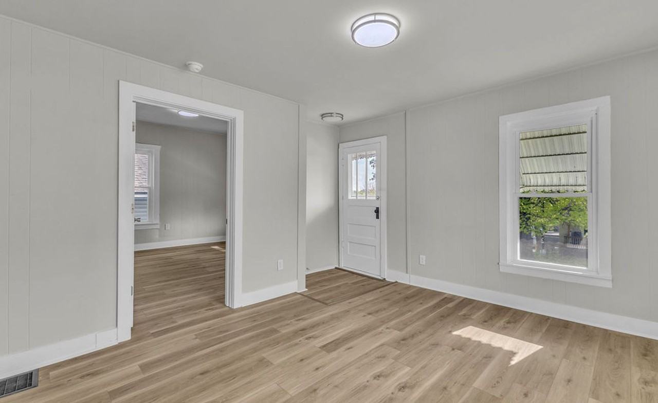 1214 S 24th St - Photo 7 of 27