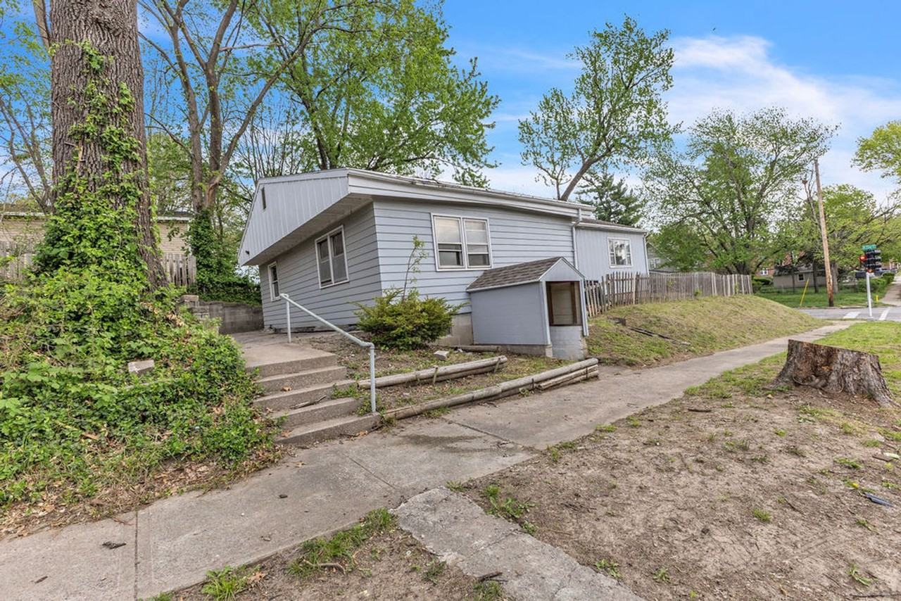 1102 N 22nd St - Photo 3 of 30