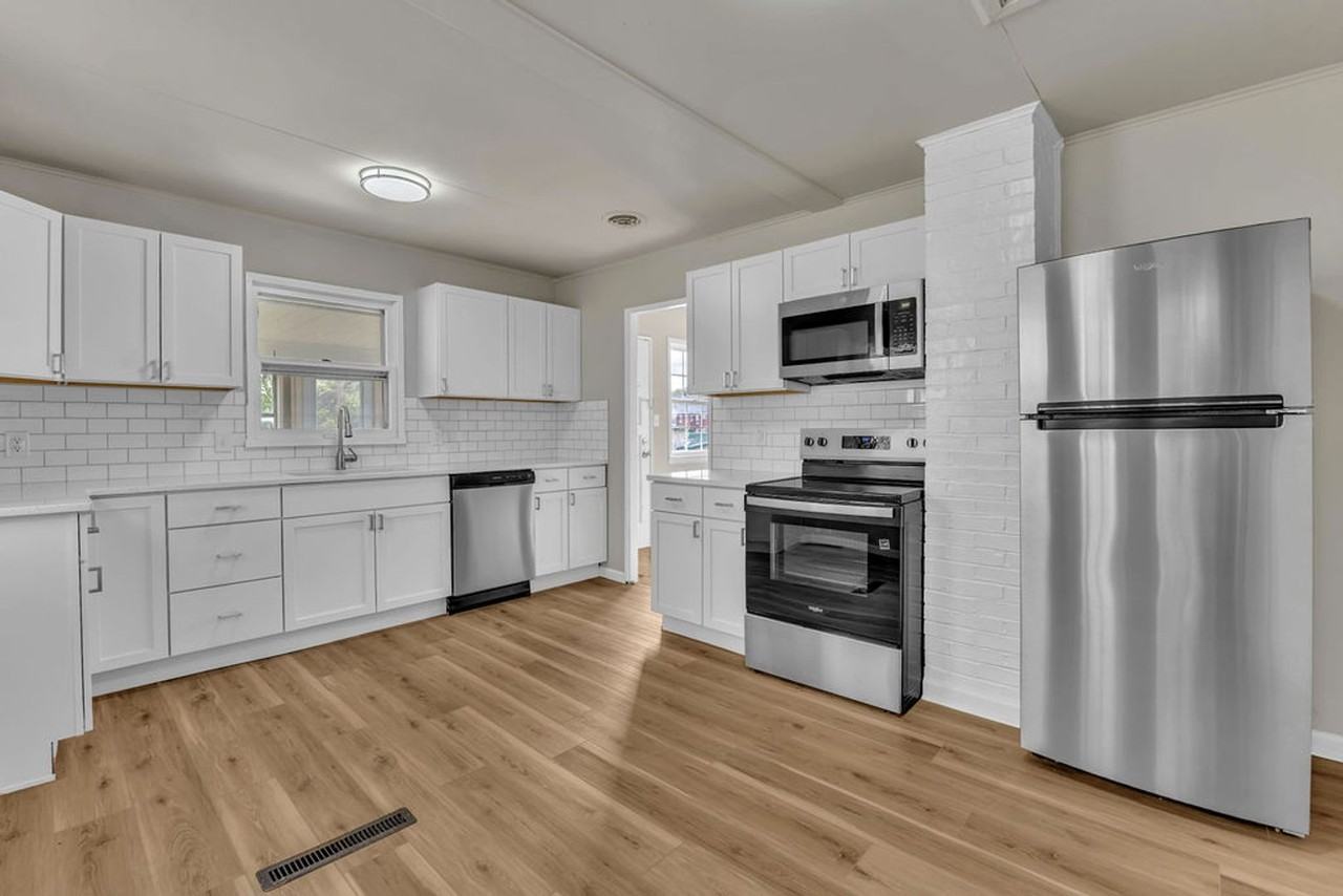 1102 N 22nd St - Photo 5 of 30