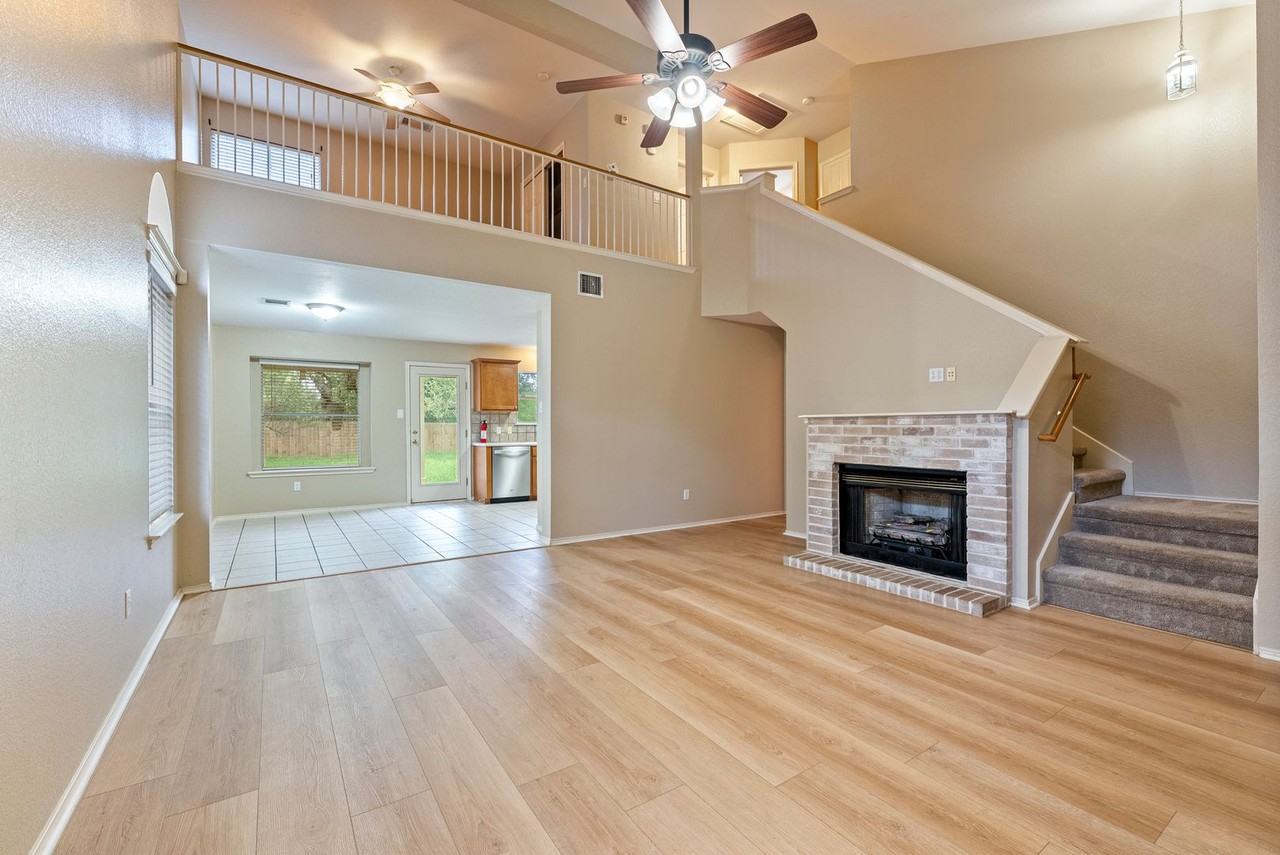 14401 Ballycastle Trl - Photo 4 of 21