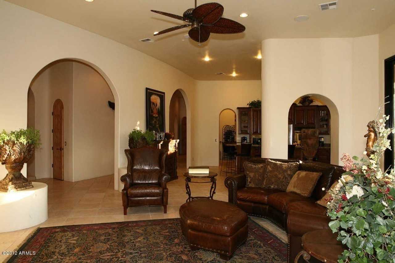 14022 N 83rd St - Photo 3 of 13