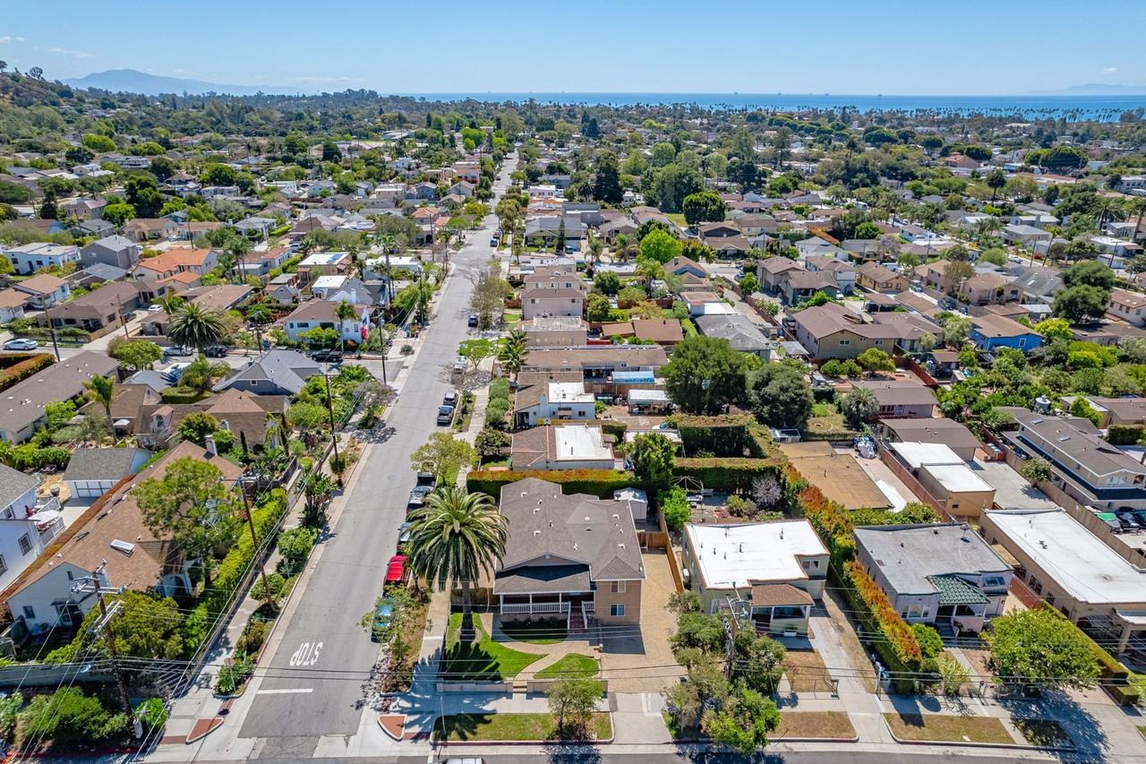 1036 E Cota St - Photo 4 of 46