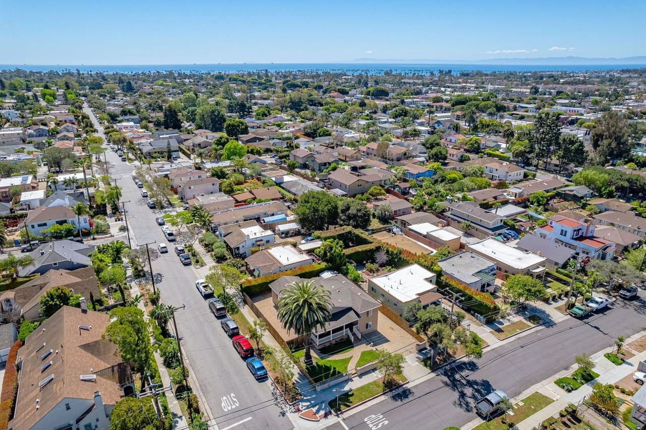 1036 E Cota St - Photo 6 of 46