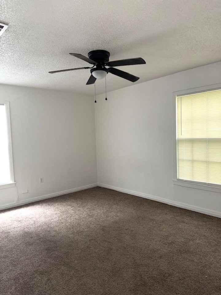 3608 Cumberland Ave - Photo 5 of 7