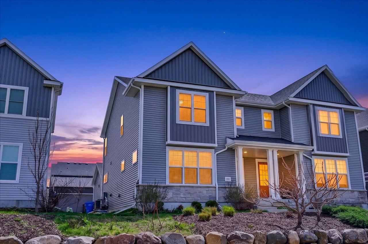 1045 Range Trl - Photo 2 of 40