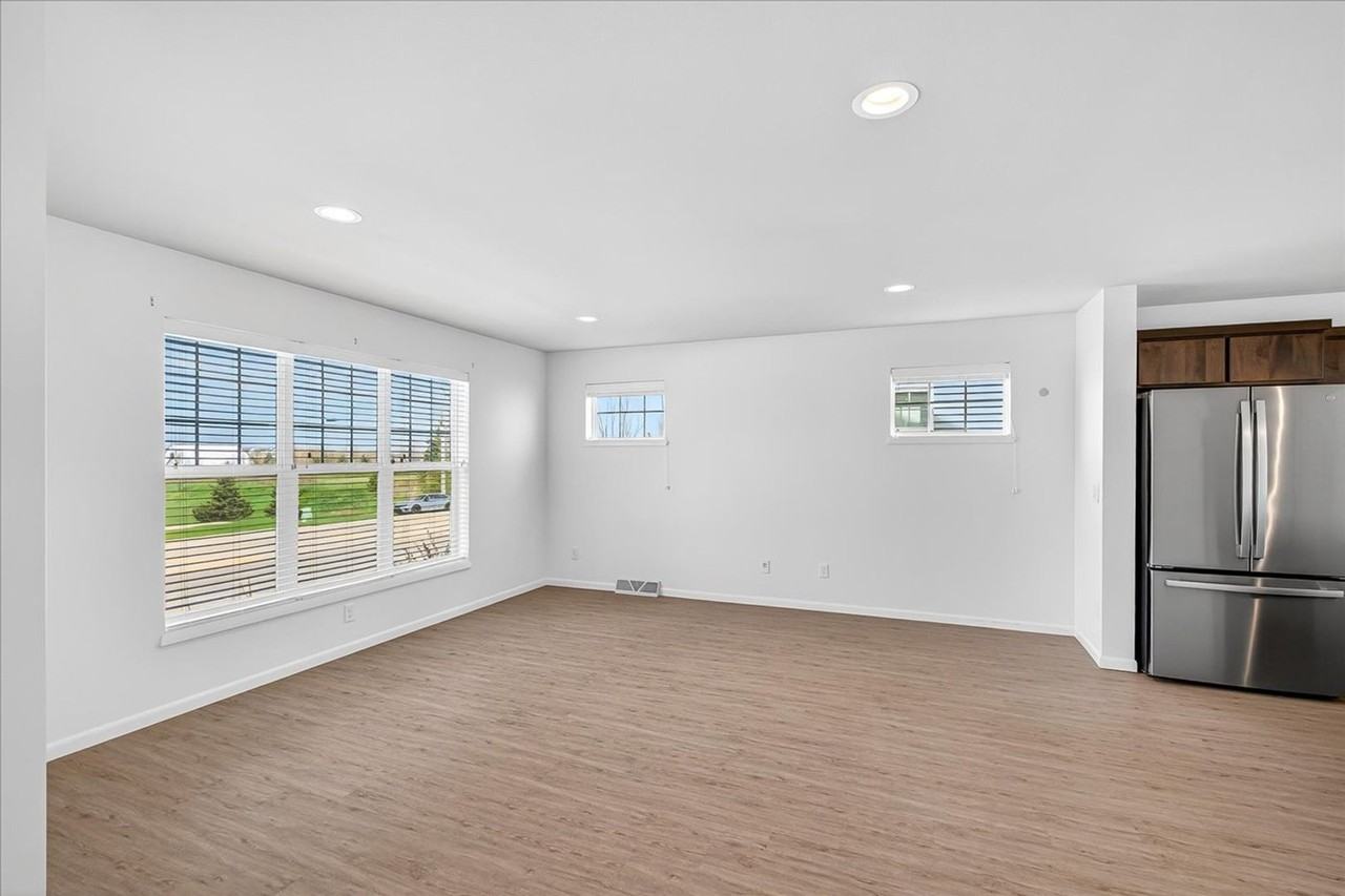 1045 Range Trl - Photo 5 of 40