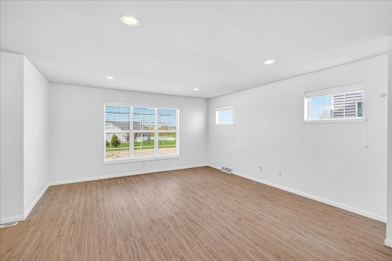 1045 Range Trl - Photo 6 of 40