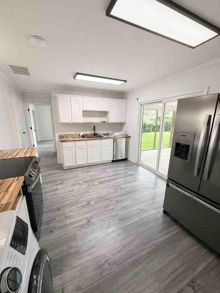 1704 Oriole St - Photo 3 of 8