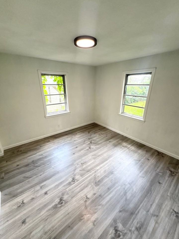 1704 Oriole St - Photo 4 of 8