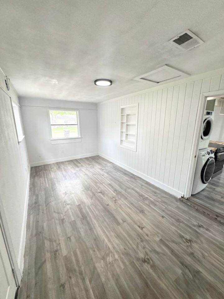 1704 Oriole St - Photo 7 of 8