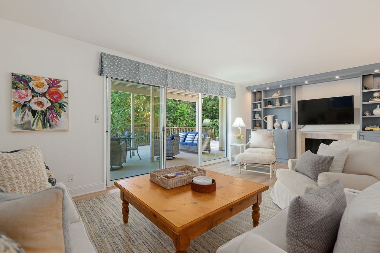 1024 Fairway Rd - Photo 5 of 27