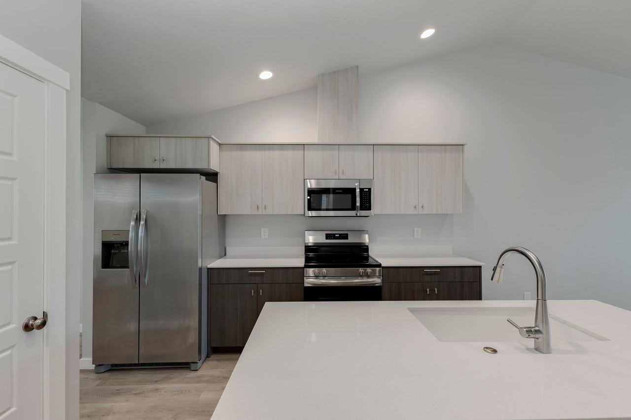 12232 W Barrington Dr - Photo 3 of 12