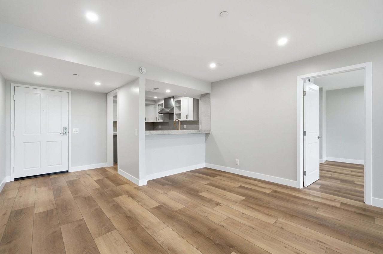 240 Nice Ln - Photo 3 of 28