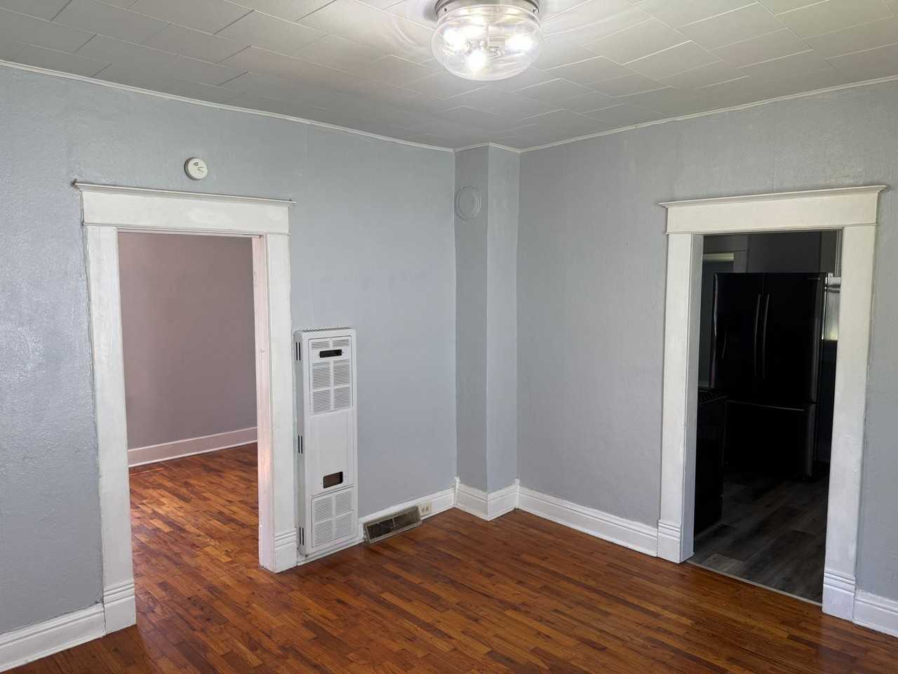 3015 Edmond St - Photo 2 of 14