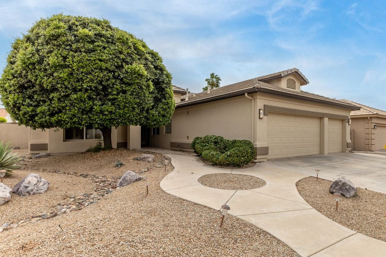 9843 E Sunburst Dr - Photo 2 of 36