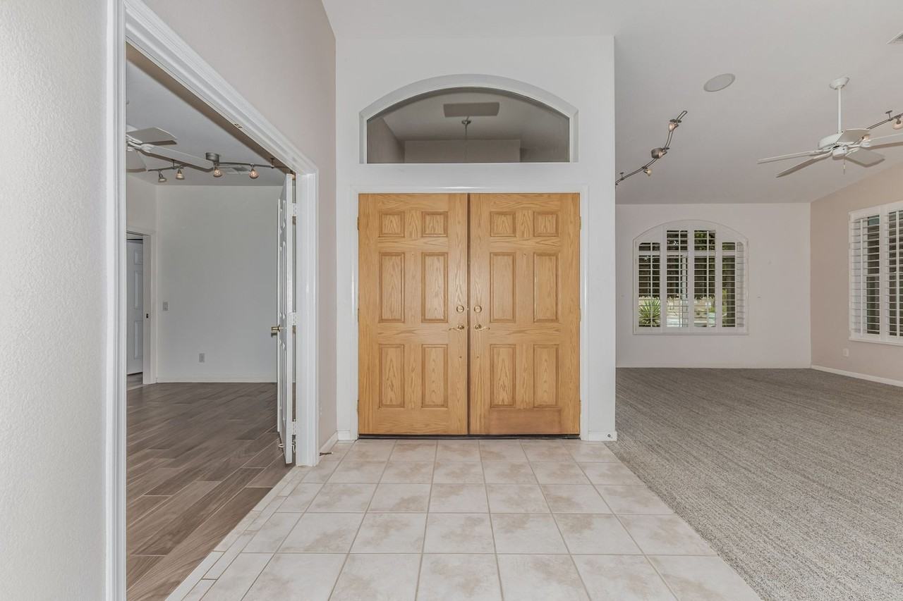 9843 E Sunburst Dr - Photo 5 of 36