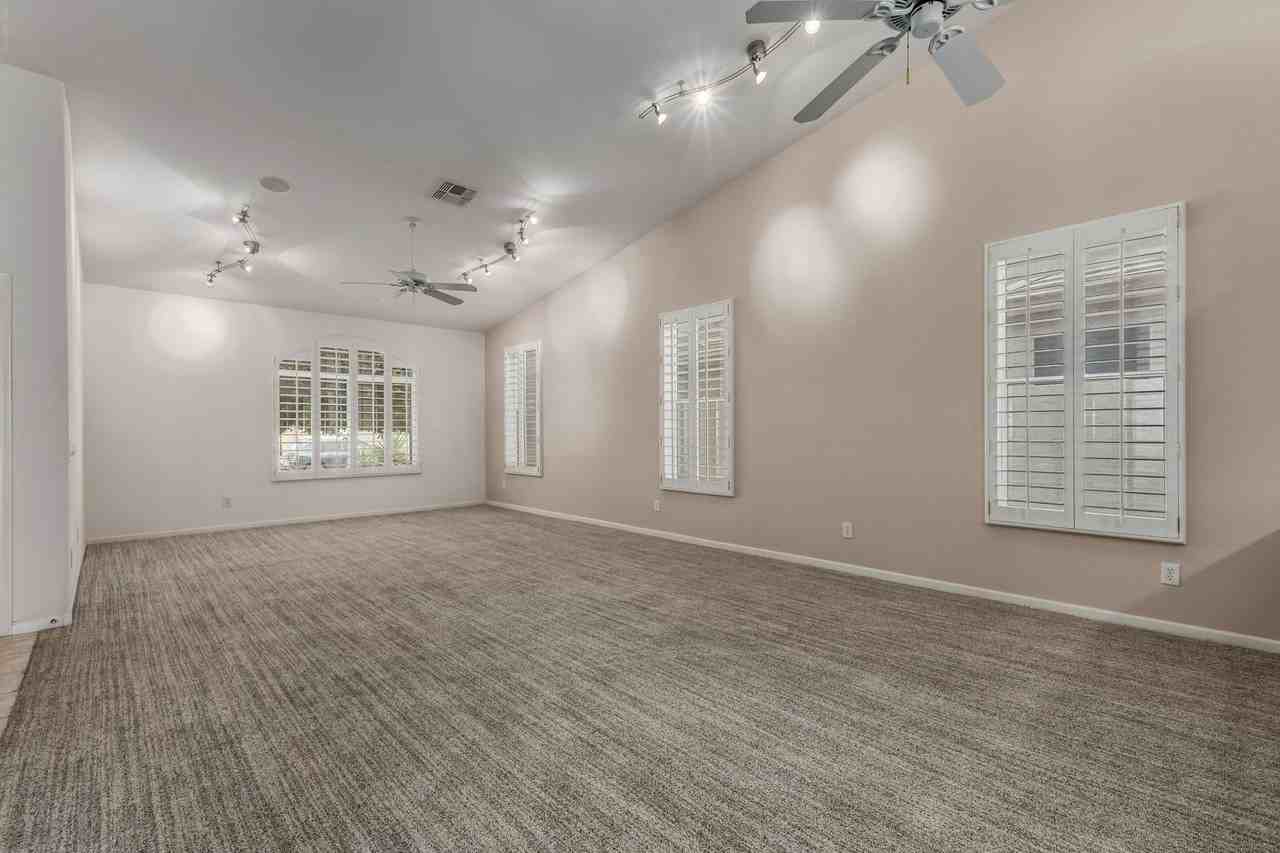 9843 E Sunburst Dr - Photo 6 of 36