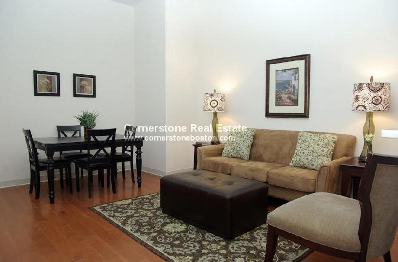 409 Washington St - Photo 2 of 5