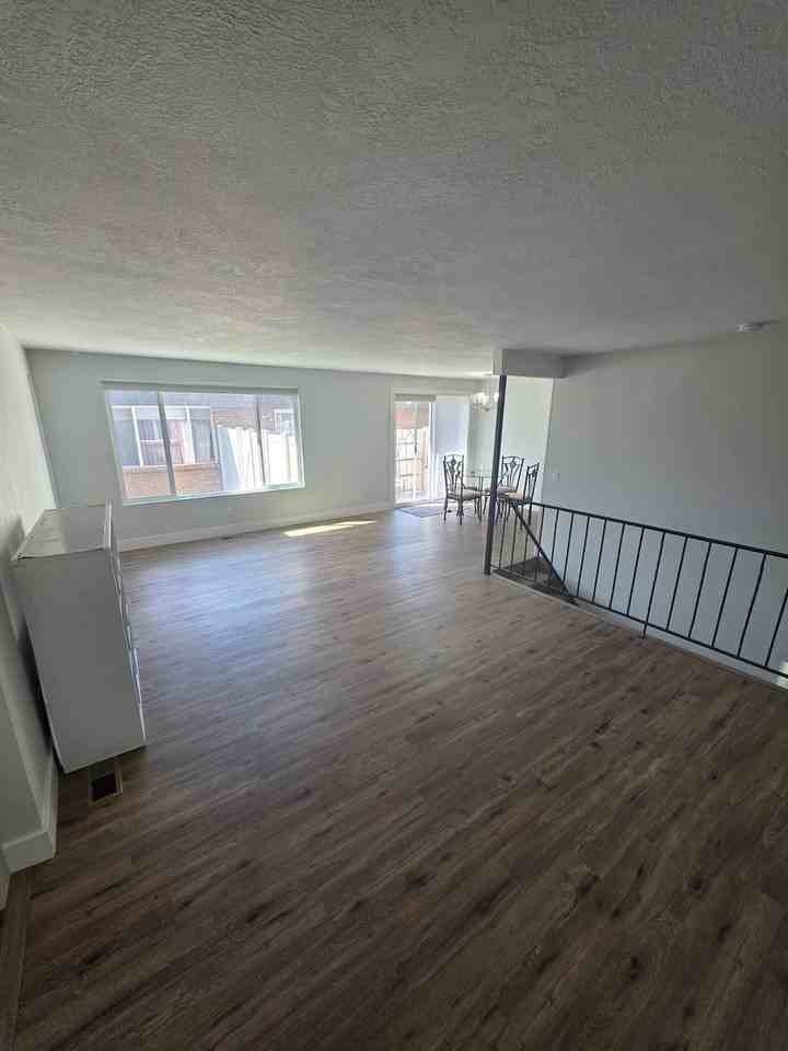 904 S 1213 E - Photo 2 of 17