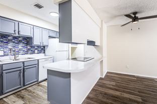 912 NE Tortoise Dr - Photo 1 of 1