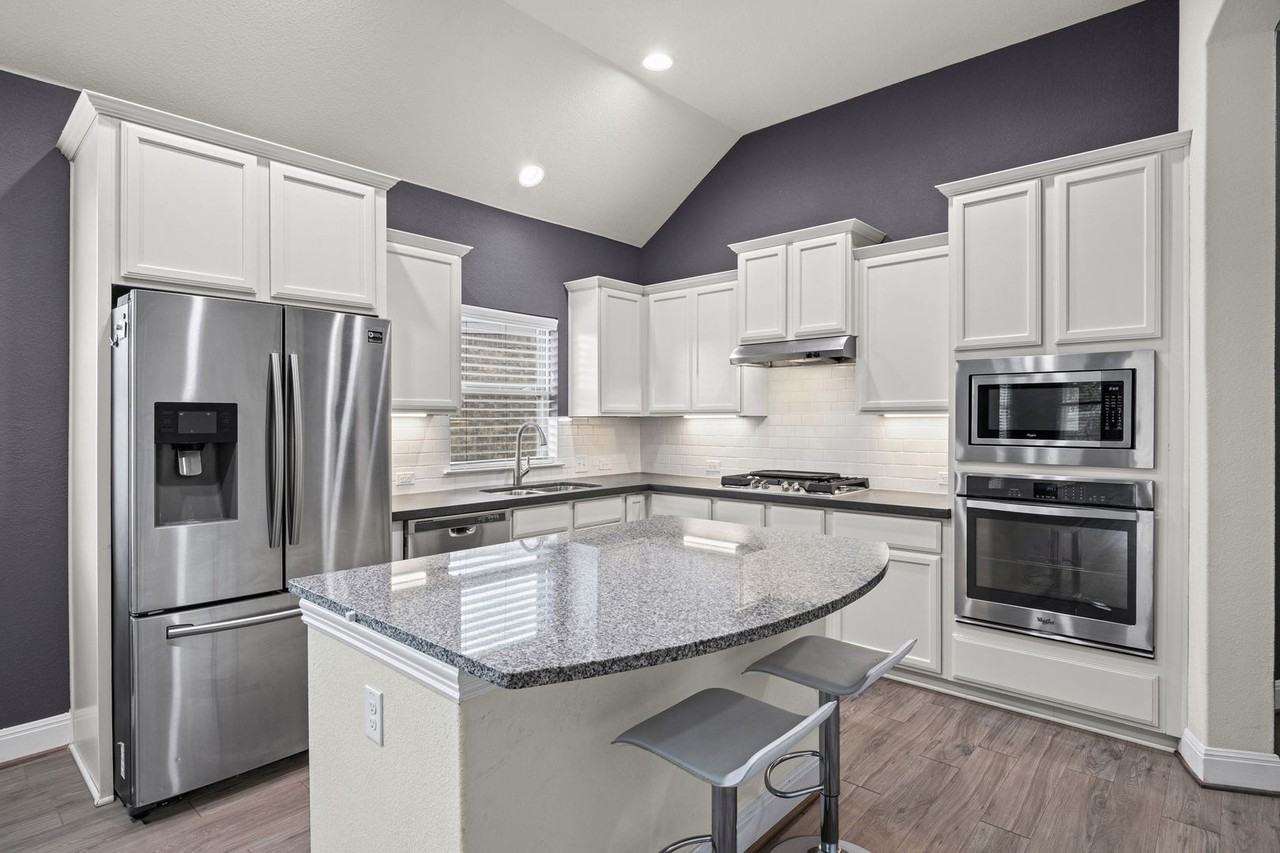 253 Joseph Dr - Photo 4 of 28