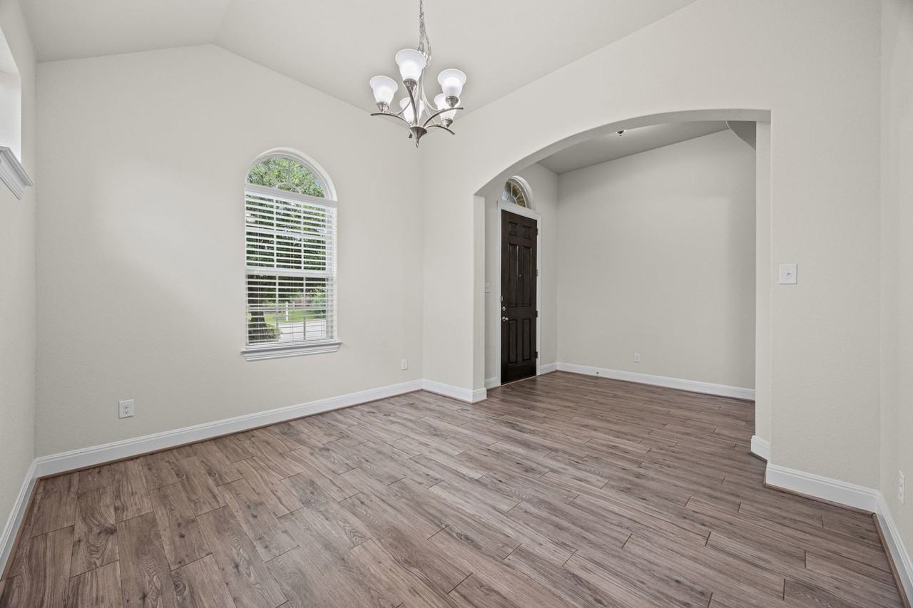 253 Joseph Dr - Photo 7 of 28