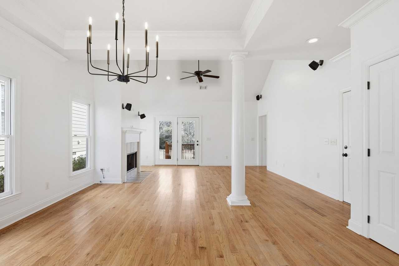 374 Cherry St - Photo 3 of 21