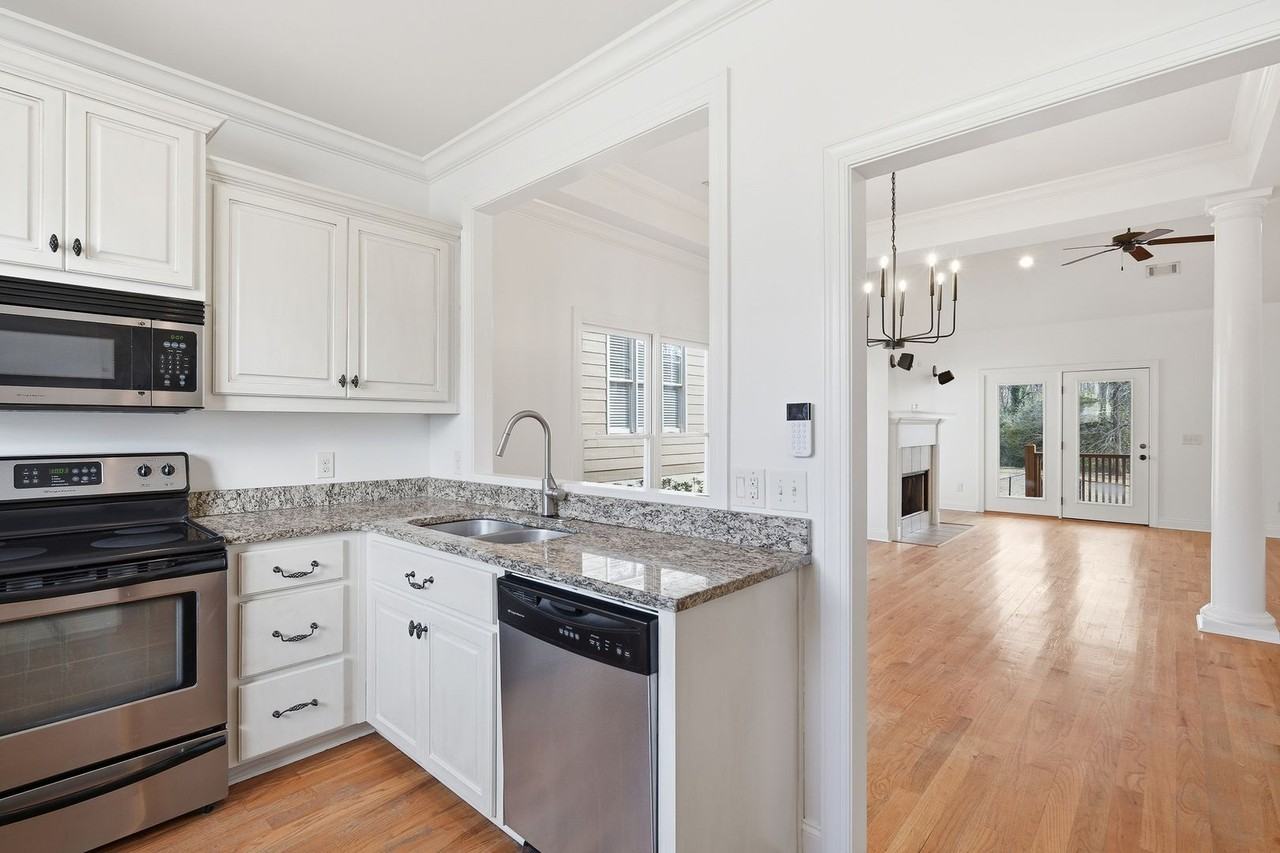 374 Cherry St - Photo 6 of 21