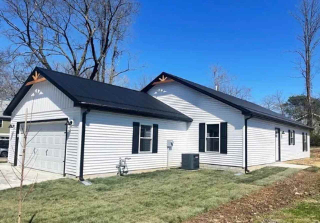 788 N Oolitic Dr - Photo 2 of 15