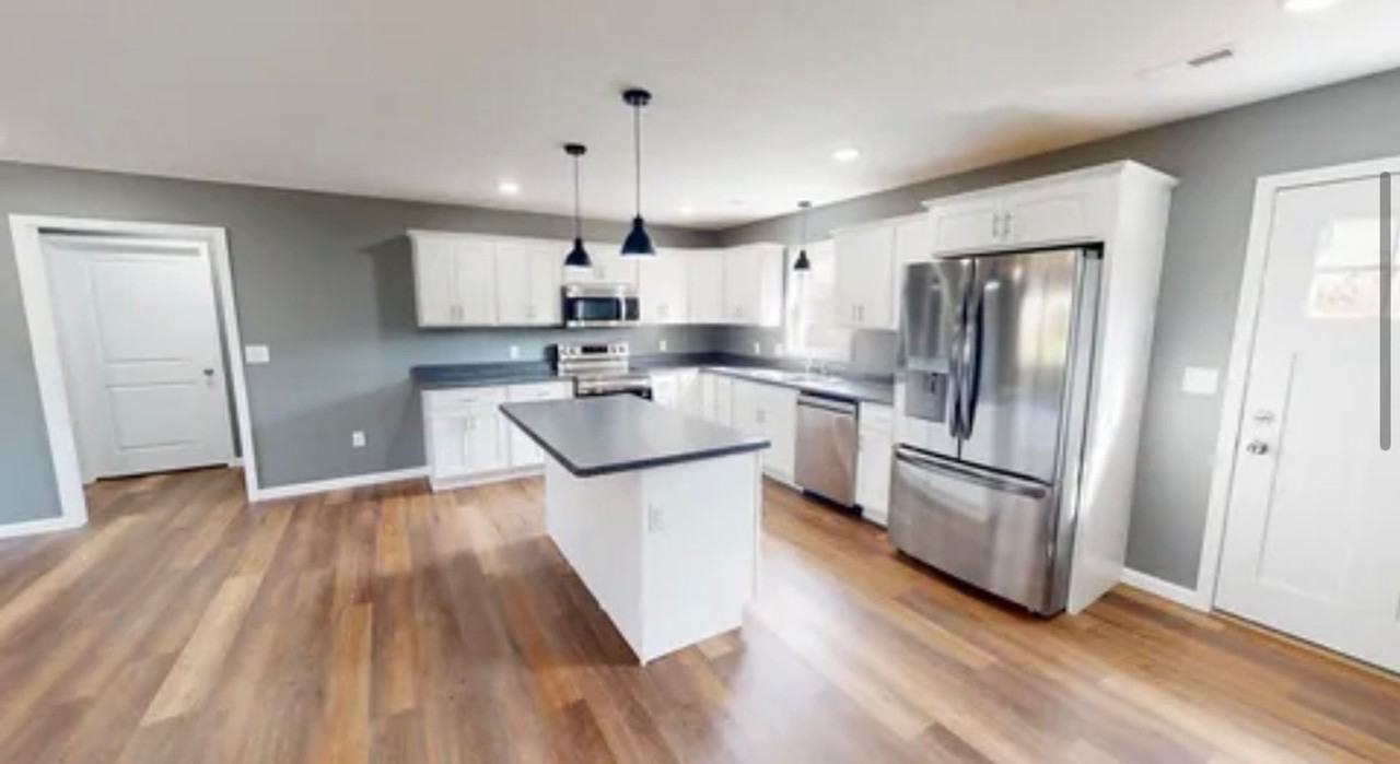 788 N Oolitic Dr - Photo 3 of 15