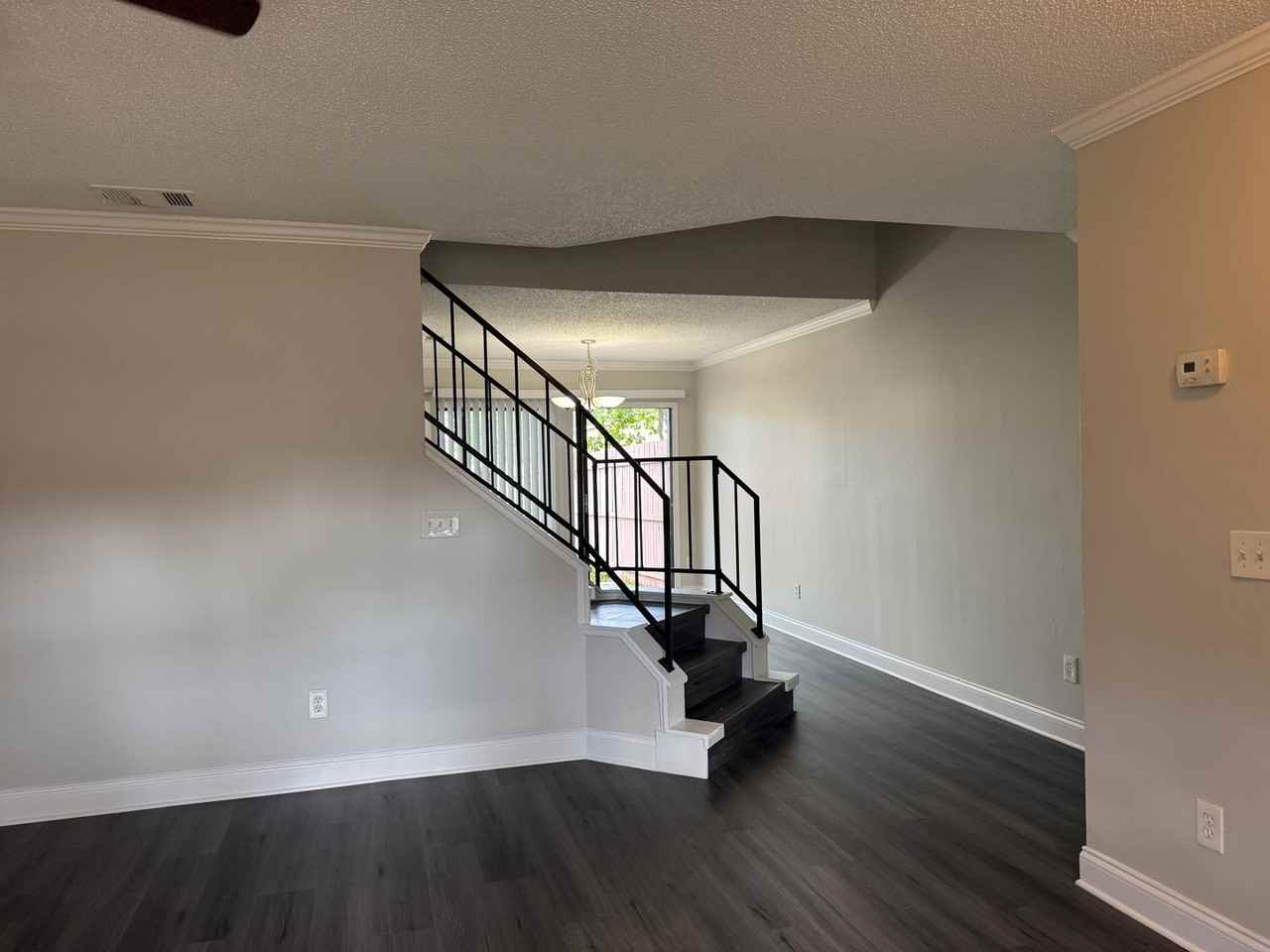 2982 Embassy Ct - Photo 3 of 18