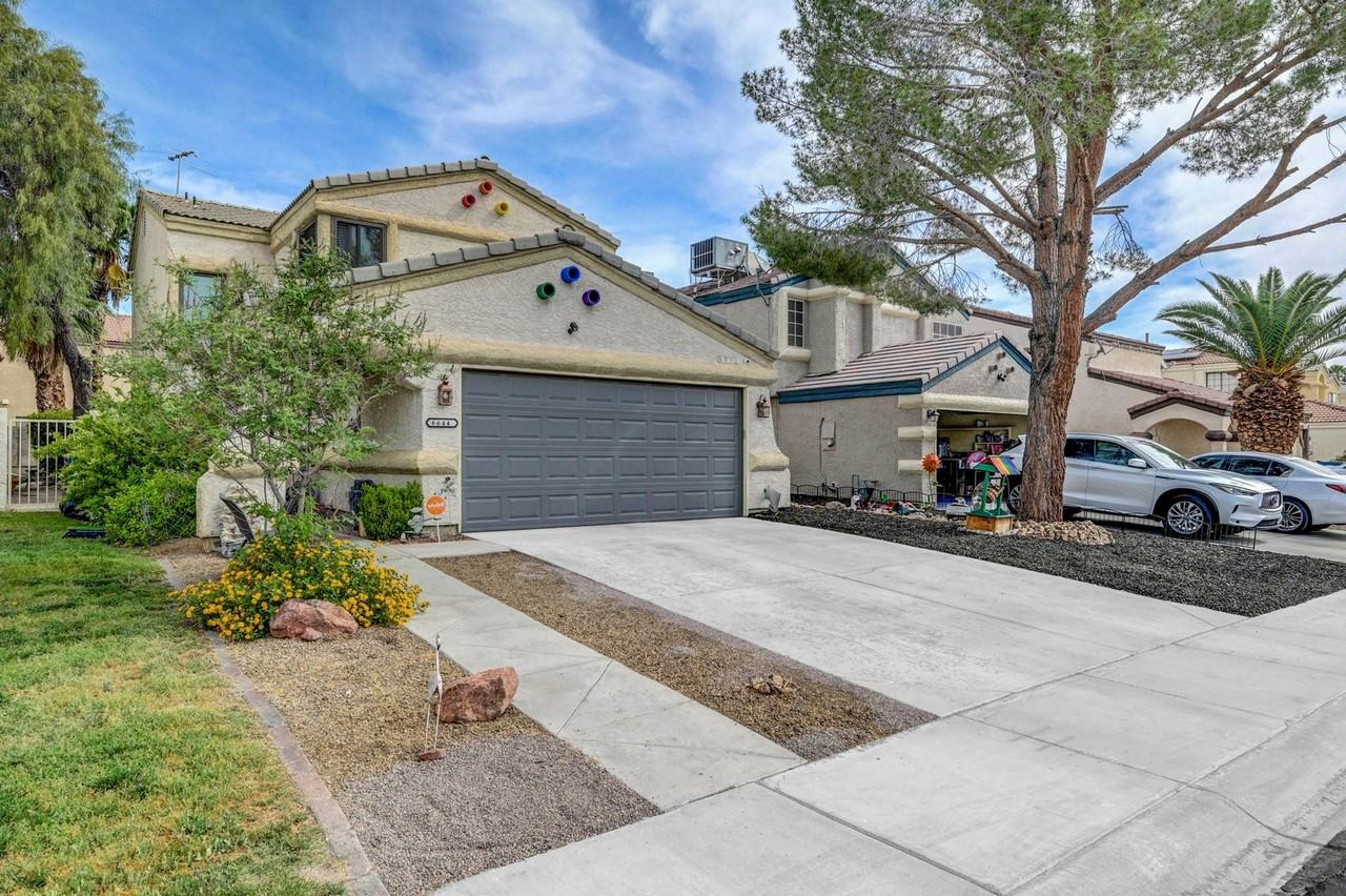 6644 Pepperidge Way - Photo 3 of 43