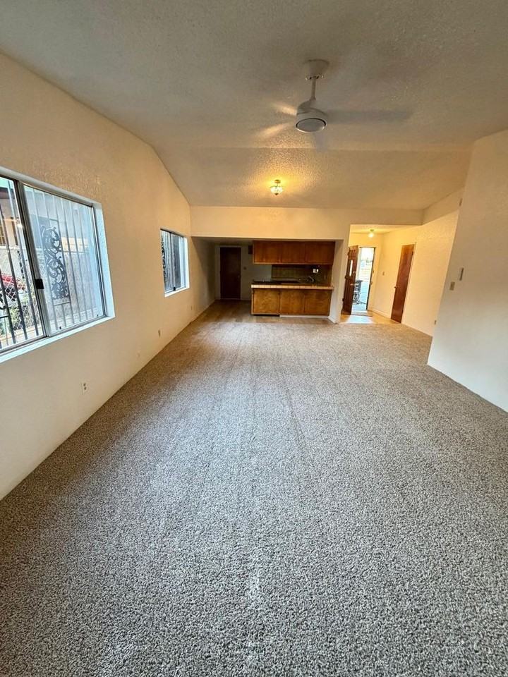 106 Cecil Ave - Photo 4 of 9