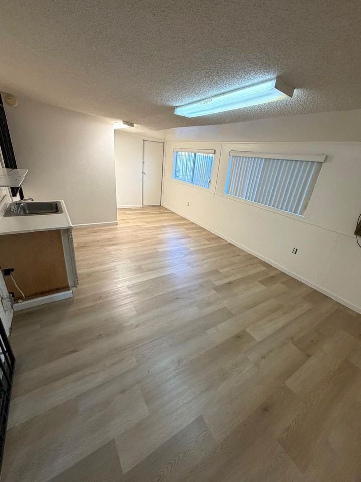 106 Cecil Ave - Photo 6 of 9