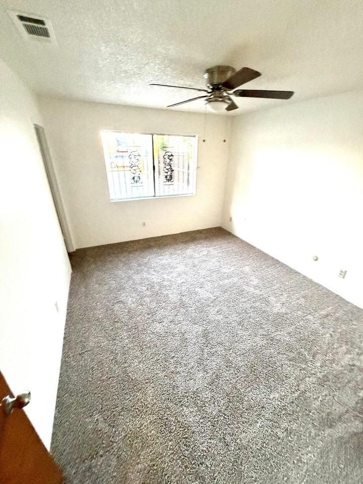 106 Cecil Ave - Photo 7 of 9