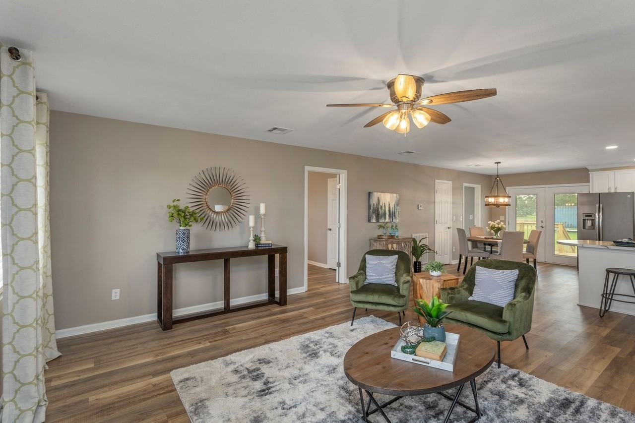 127 Kathy Rd - Photo 3 of 12