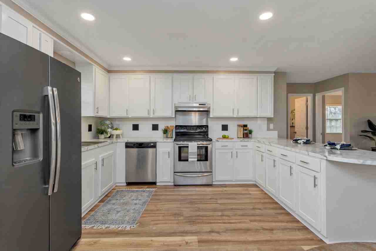 127 Kathy Rd - Photo 4 of 12