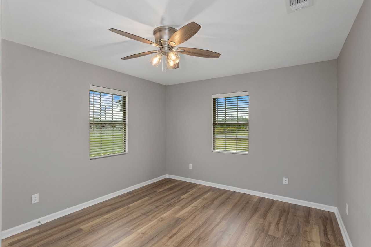 127 Kathy Rd - Photo 6 of 12