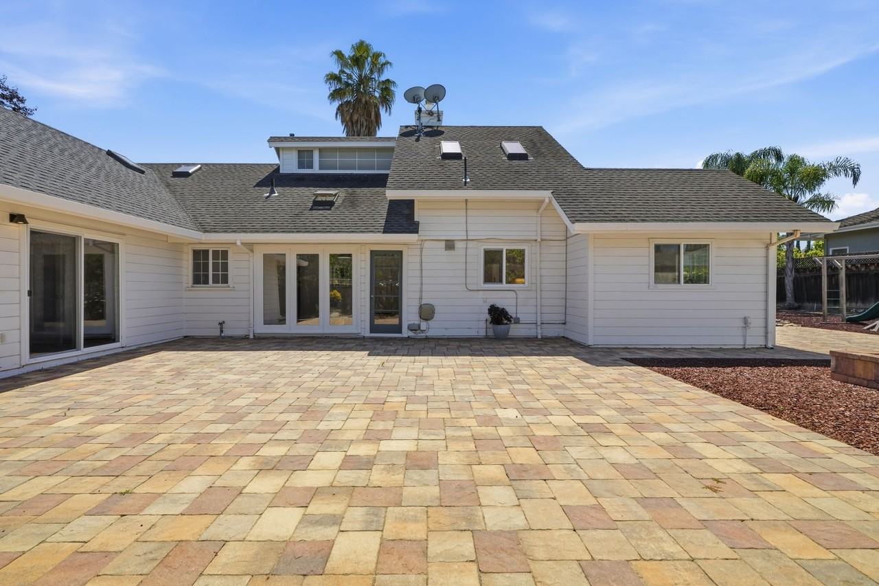 21060 Tulita Ct - Photo 7 of 33