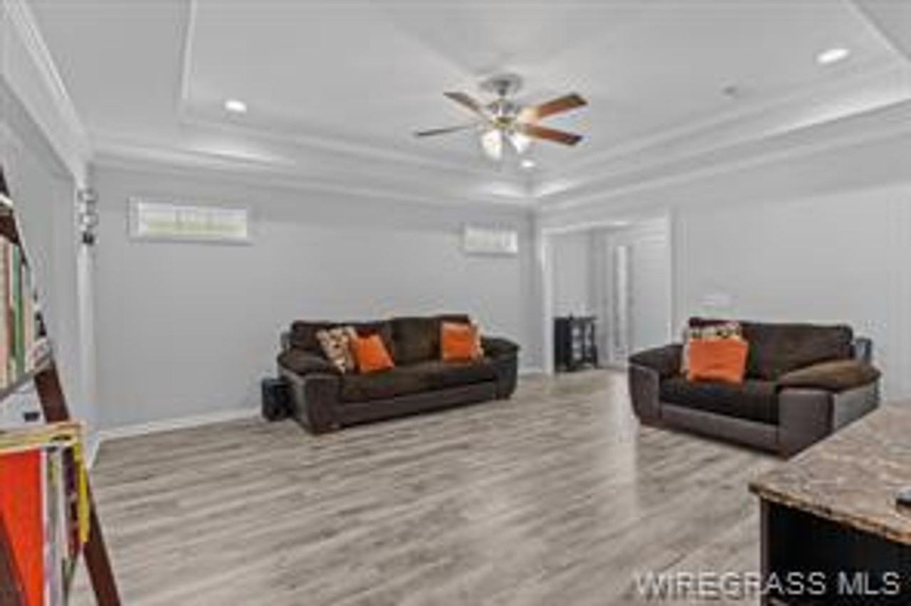 102C Whispering Pines St - Photo 4 of 7