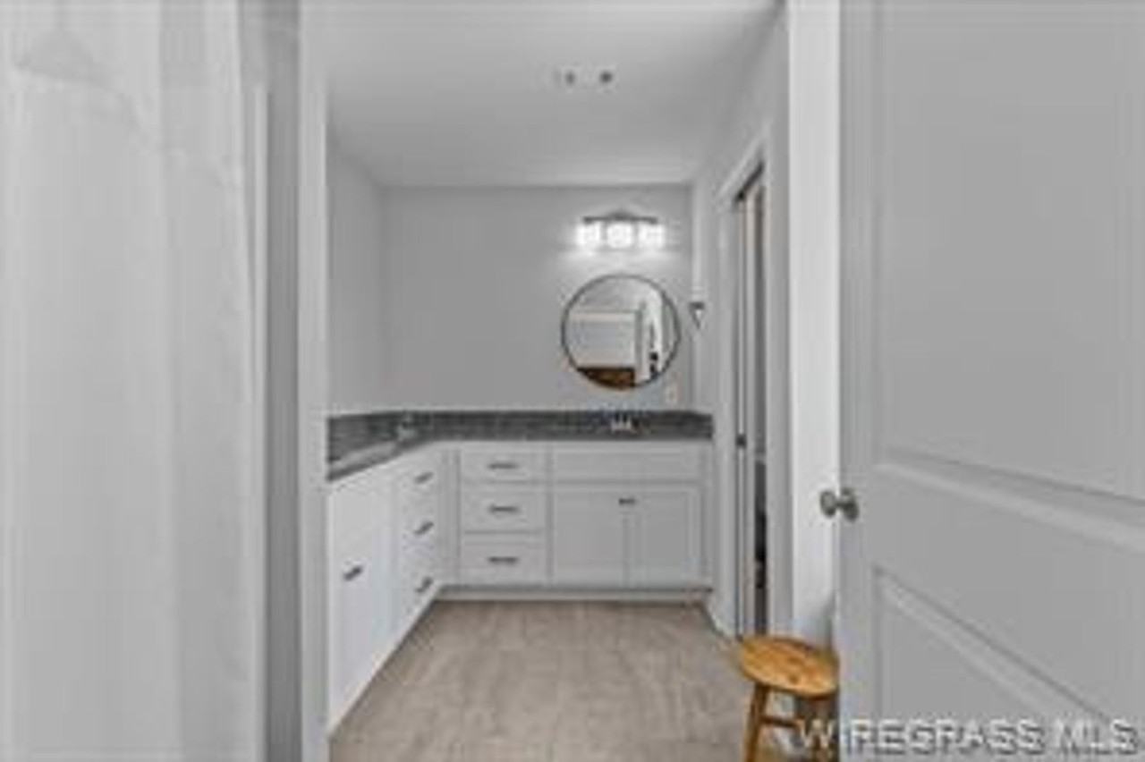 102C Whispering Pines St - Photo 5 of 7